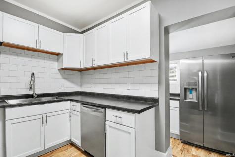 328 Parkovash Avenue South Bend IN 46617