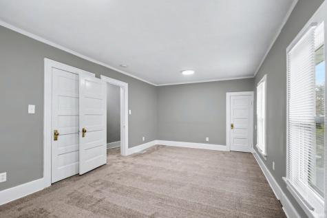 328 Parkovash Avenue South Bend IN 46617