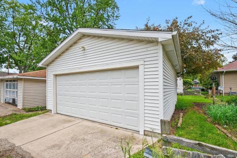 328 Parkovash Avenue South Bend IN 46617