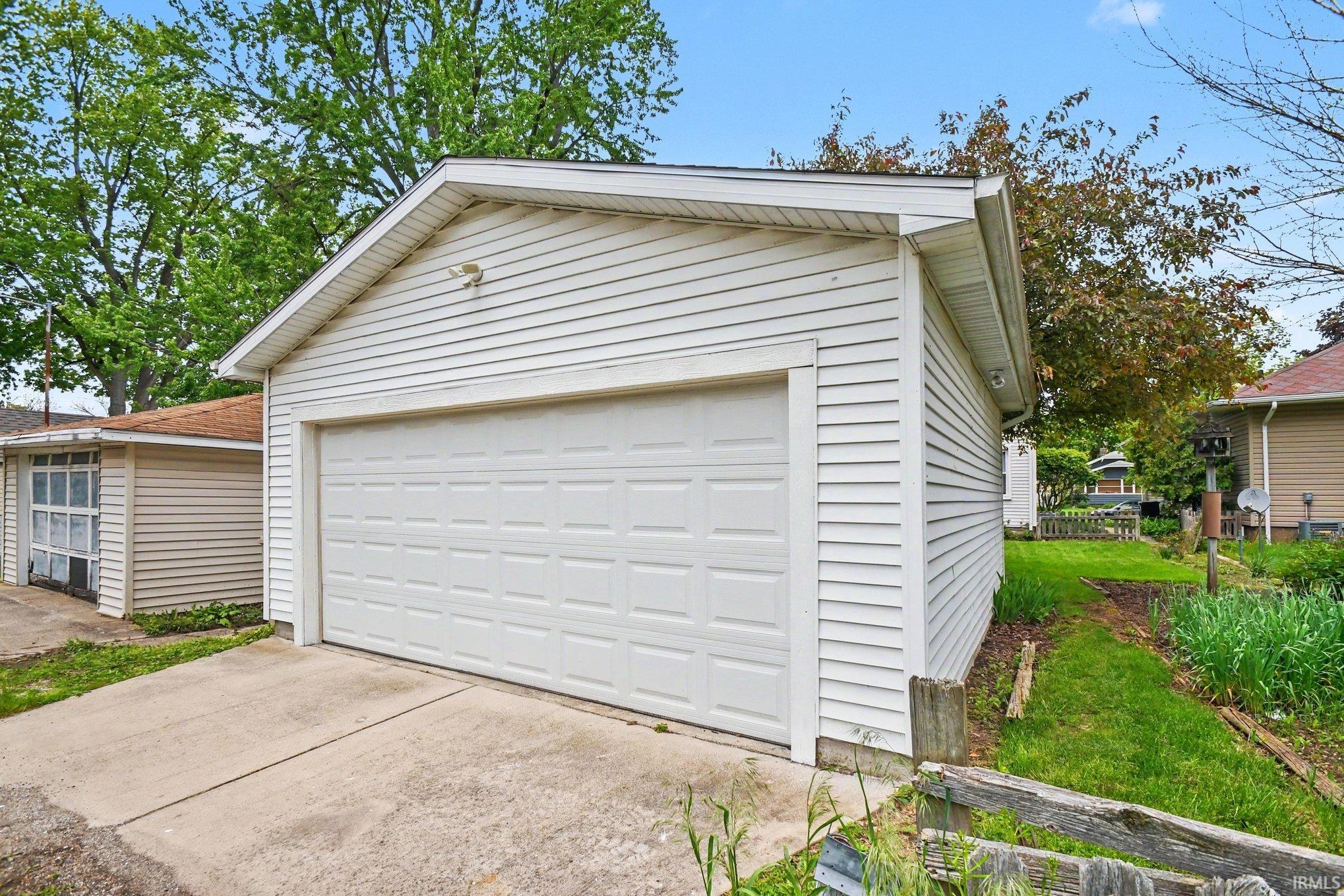 328 Parkovash Avenue South Bend IN 46617