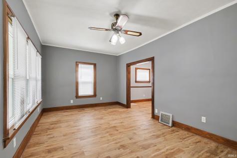 328 Parkovash Avenue South Bend IN 46617
