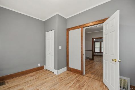328 Parkovash Avenue South Bend IN 46617