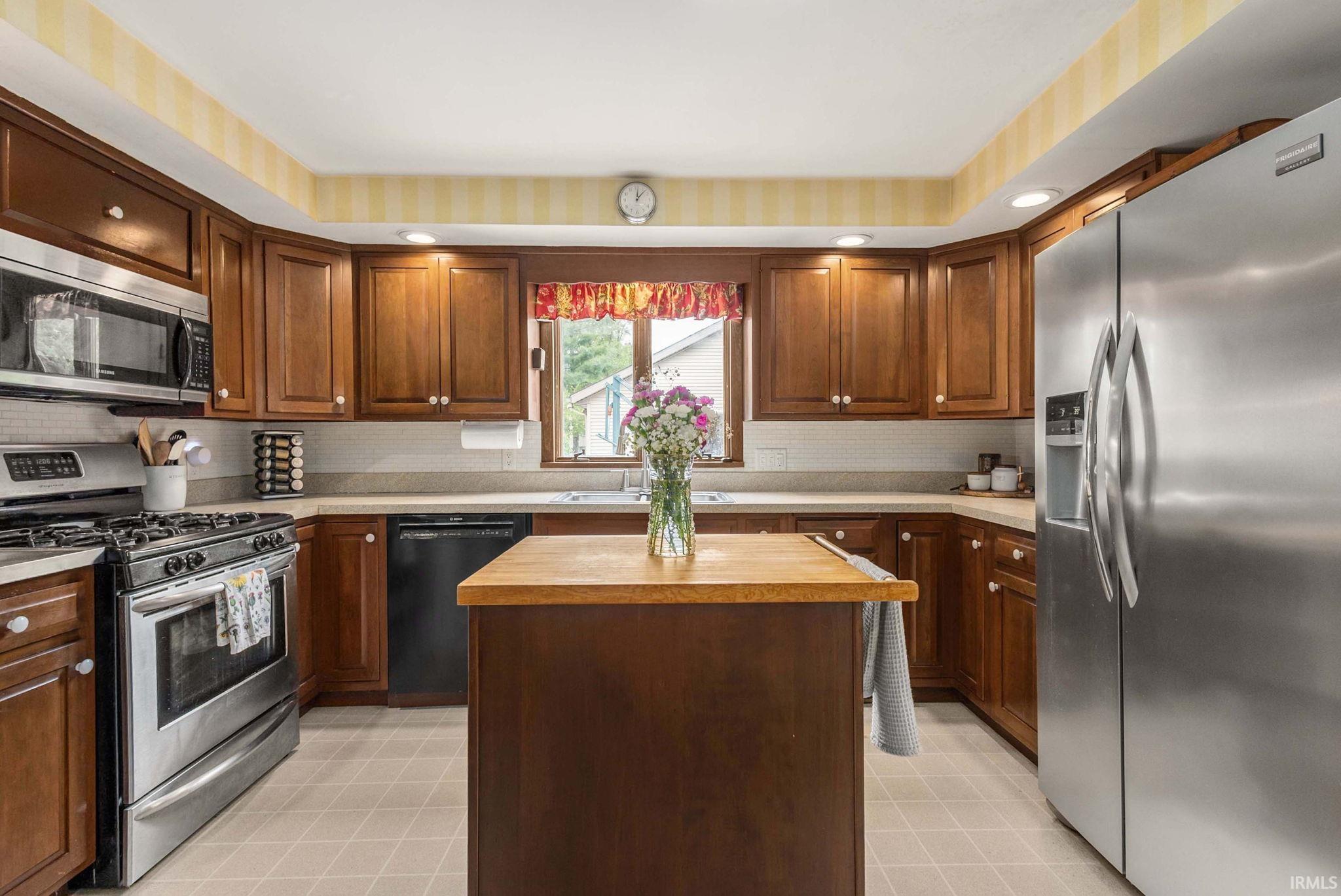 167 Manor Avenue Elkhart IN 46516