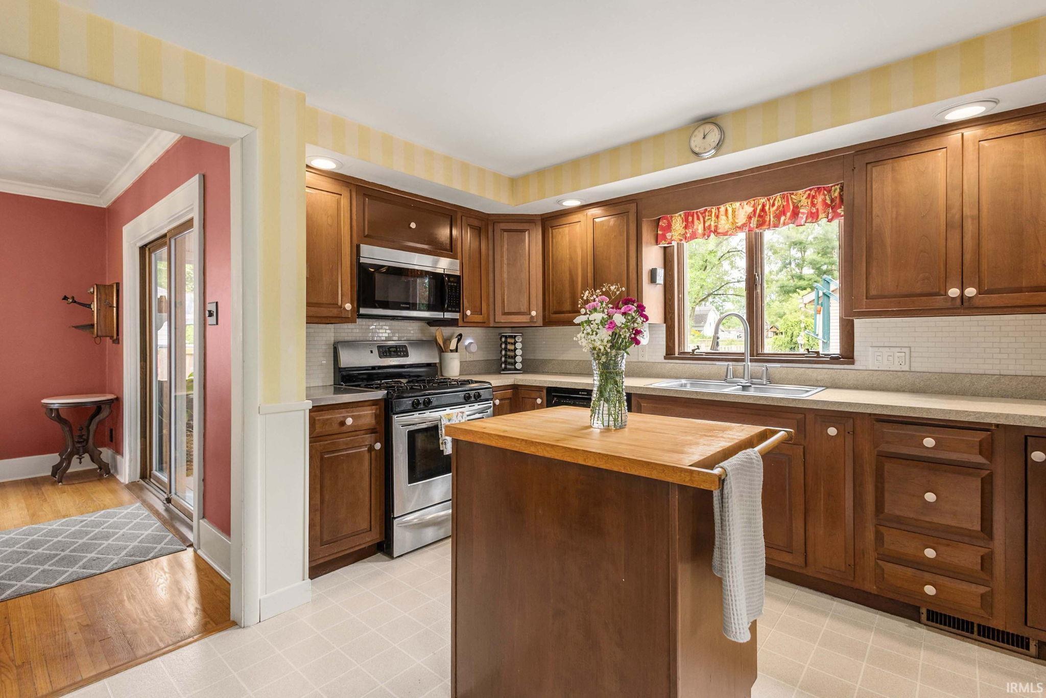 167 Manor Avenue Elkhart IN 46516