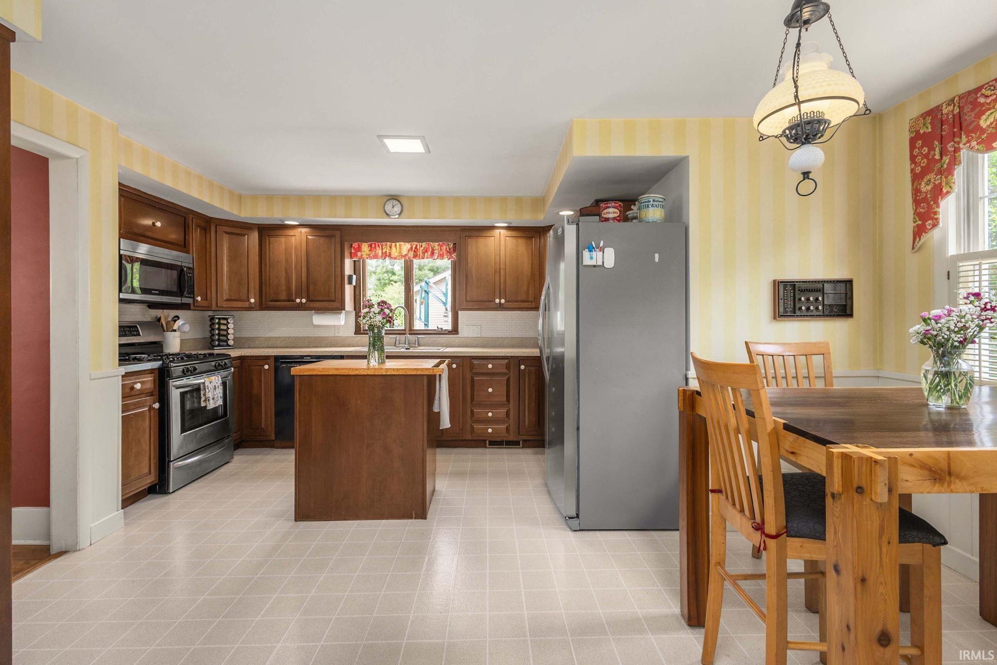 167 Manor Avenue Elkhart IN 46516