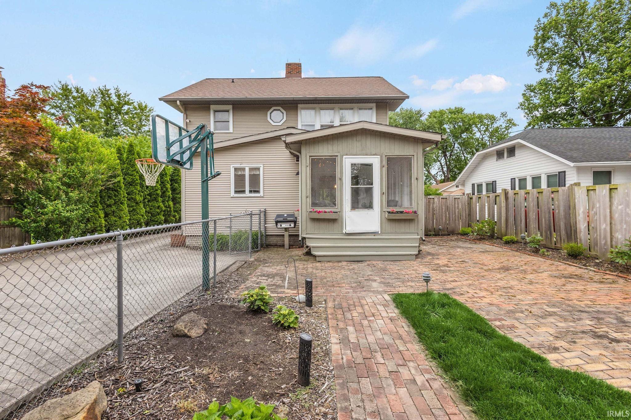 167 Manor Avenue Elkhart IN 46516