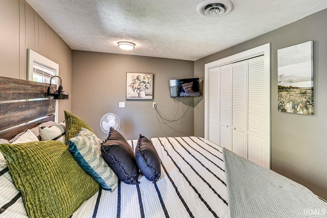 641 E Dragoon Trail Mishawaka IN 46545