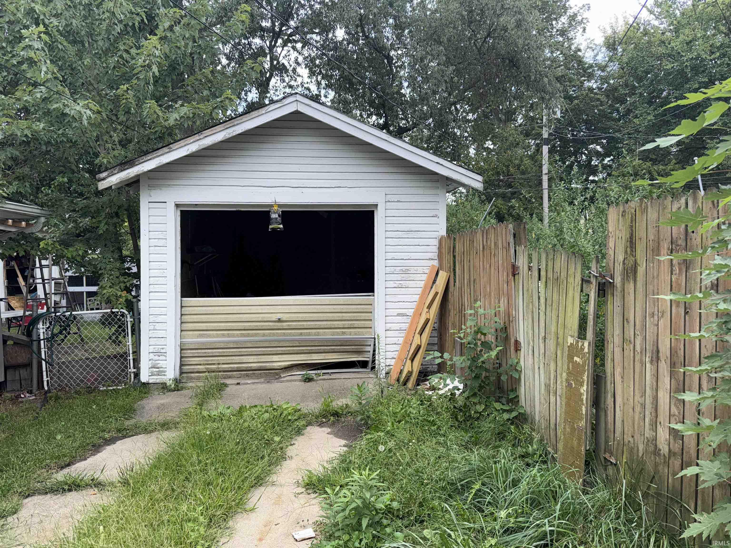 1906 Roys Avenue Elkhart IN 46516