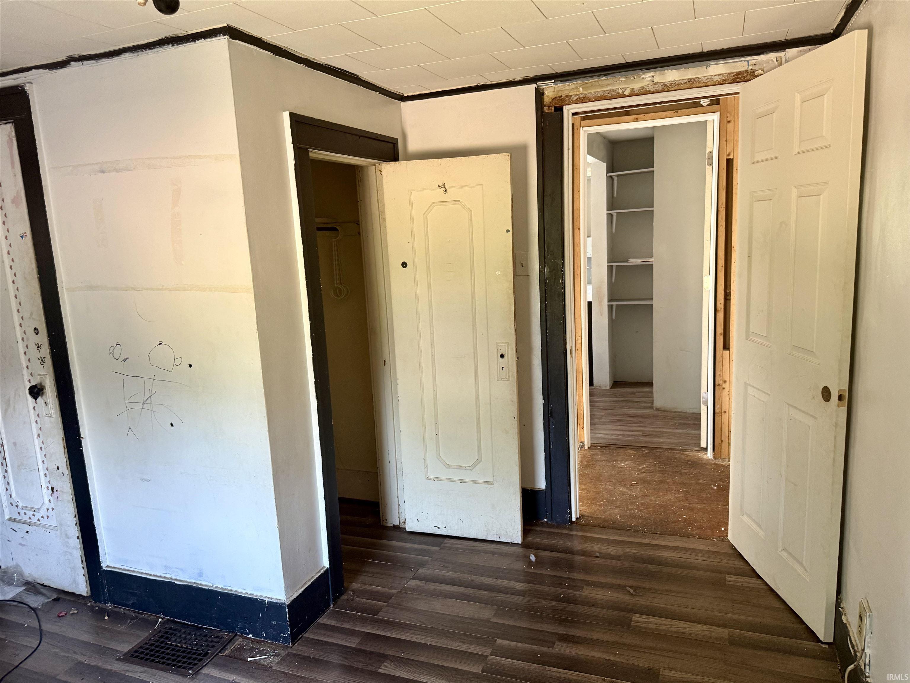 1906 Roys Avenue Elkhart IN 46516
