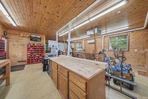 5611 Kroemer Road Fort Wayne IN 46818