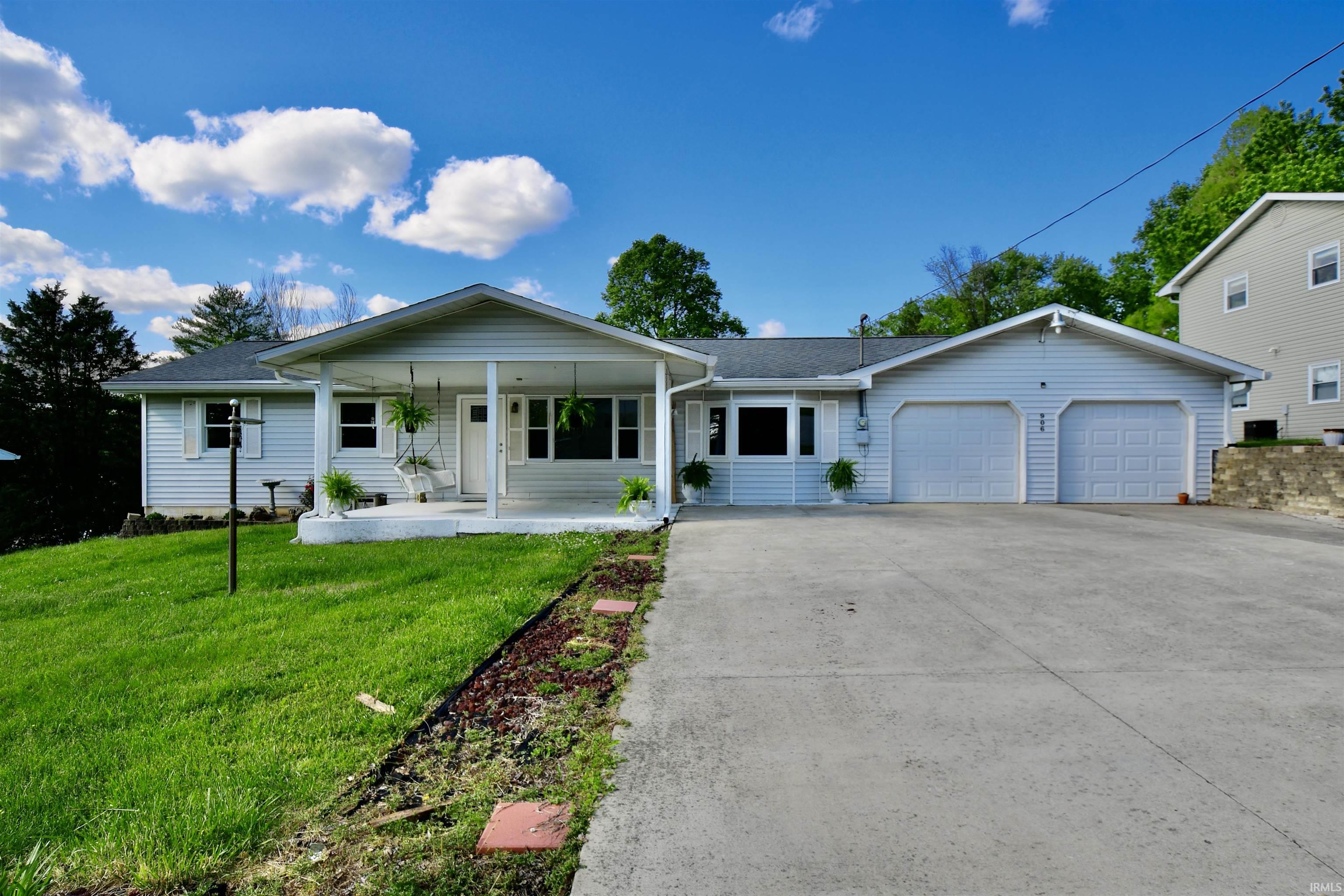 906 Hall Avenue Oolitic IN 47451