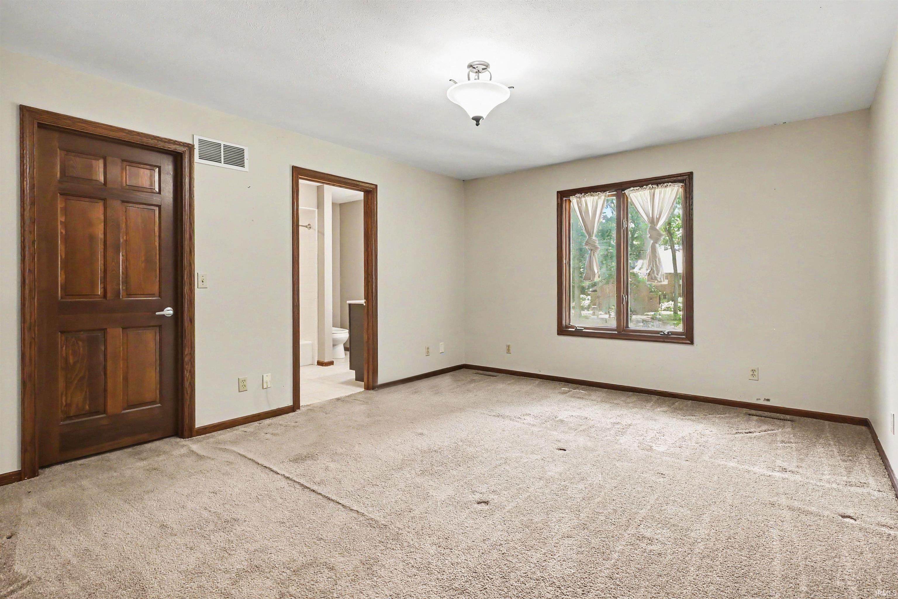 51125 Midlothian Court Granger IN 46530