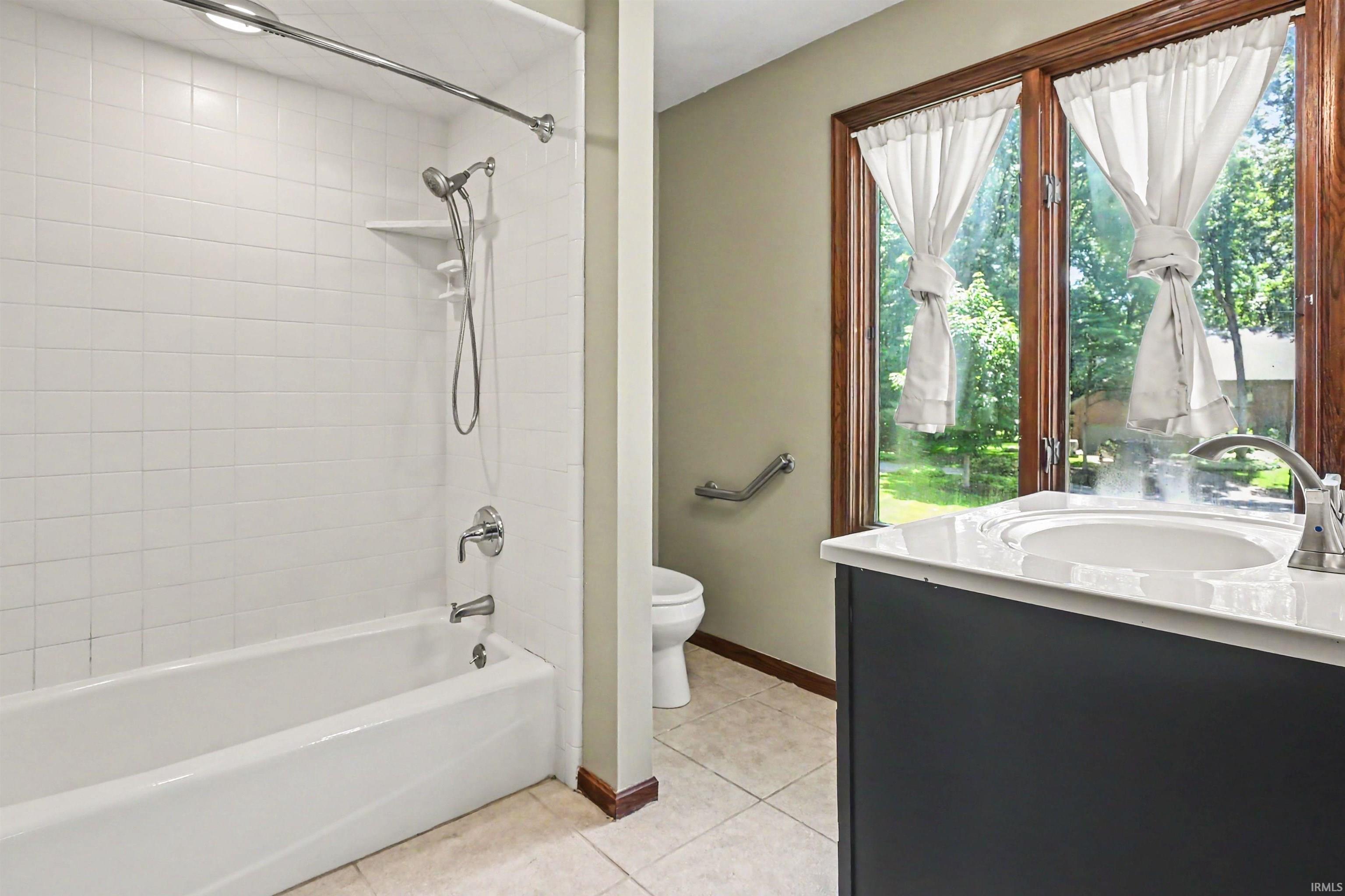 51125 Midlothian Court Granger IN 46530