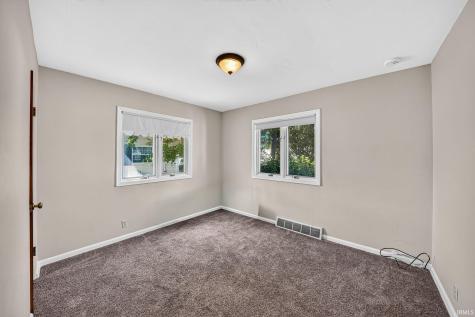 2405 Rockne Drive South Bend IN 46615