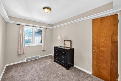 2405 Rockne Drive South Bend IN 46615