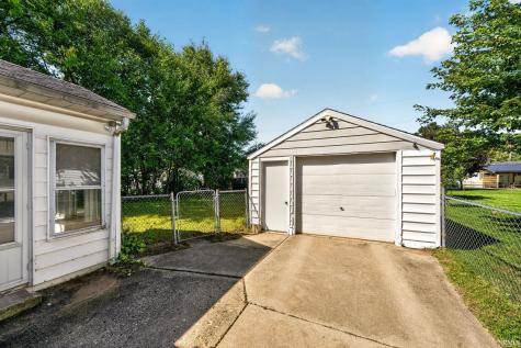 2405 Rockne Drive South Bend IN 46615