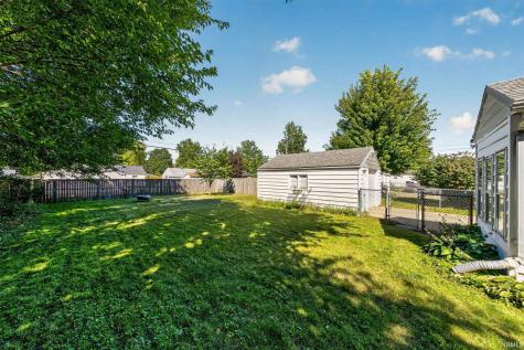 2405 Rockne Drive South Bend IN 46615