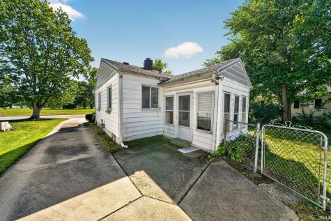 2405 Rockne Drive South Bend IN 46615
