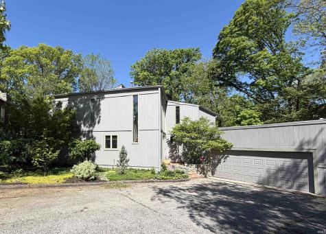 2812 W Fawkesway Drive Bloomington IN 47404