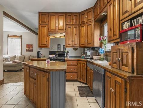 210 N Oak Street Redkey IN 47373