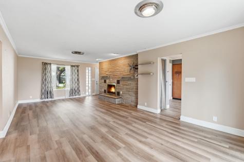 1717 Graham Drive Fort Wayne IN 46818