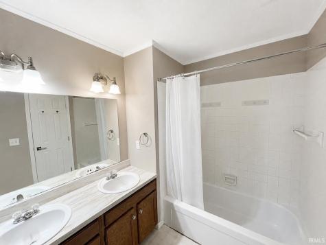 50985 Sturdy Oak Lane Granger IN 46530