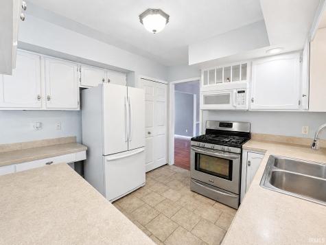 50985 Sturdy Oak Lane Granger IN 46530