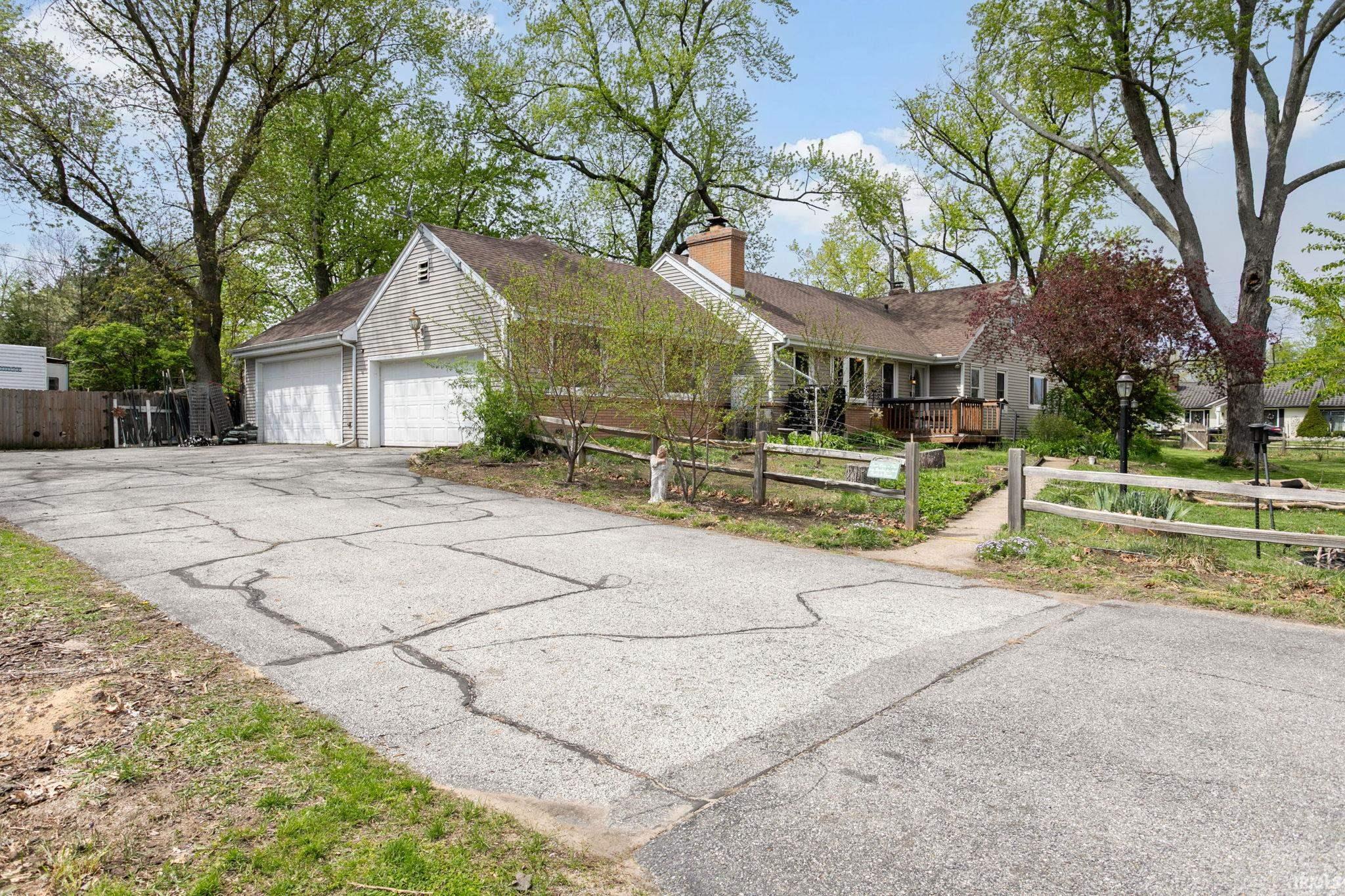 53025 Ridgewood Drive South Bend IN 46637