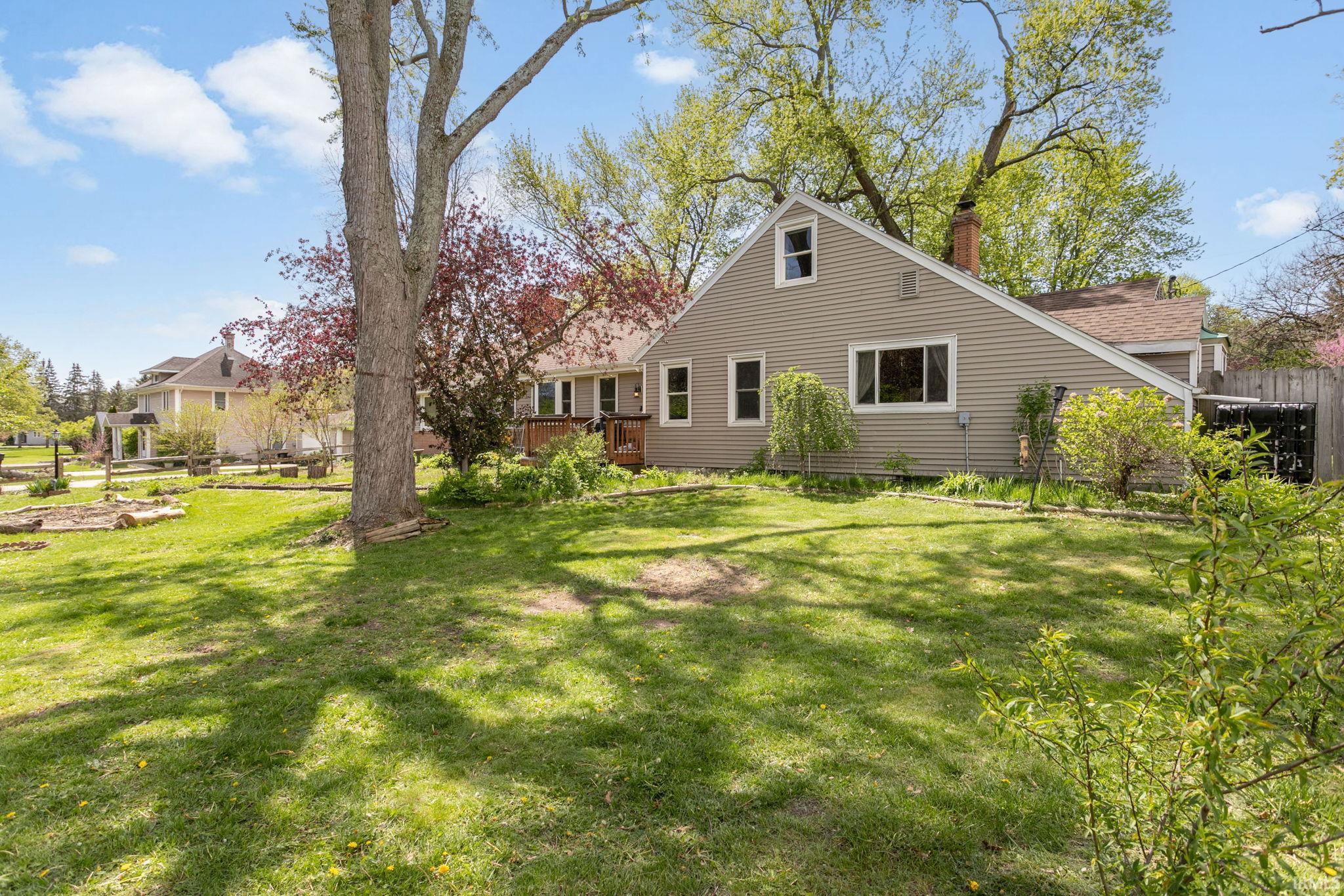 53025 Ridgewood Drive South Bend IN 46637