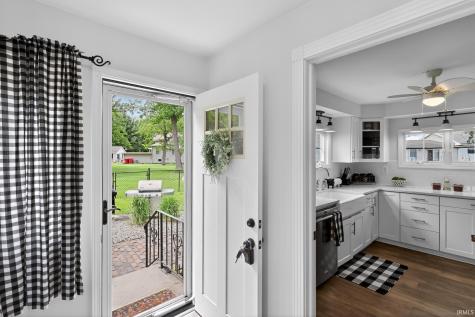 6019 S State Road 10 Knox IN 46534