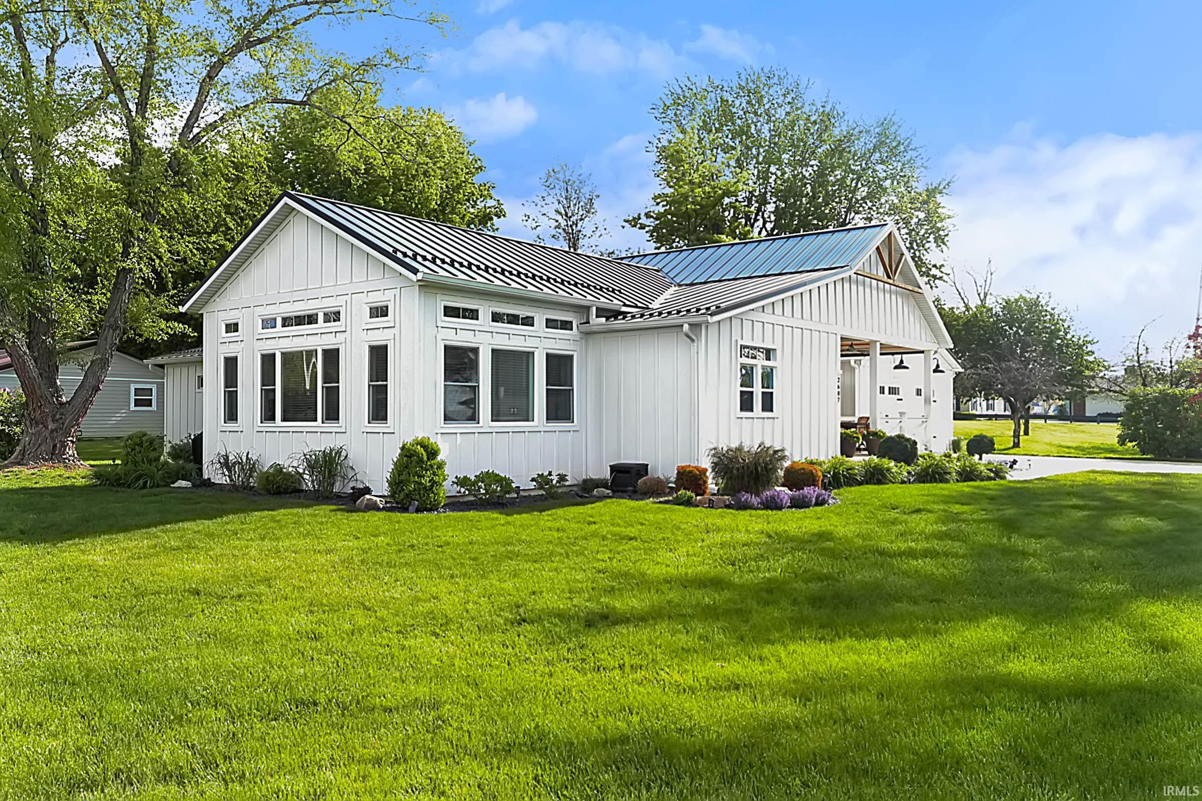 2607 Wolfs Point Drive Rochester IN 46975