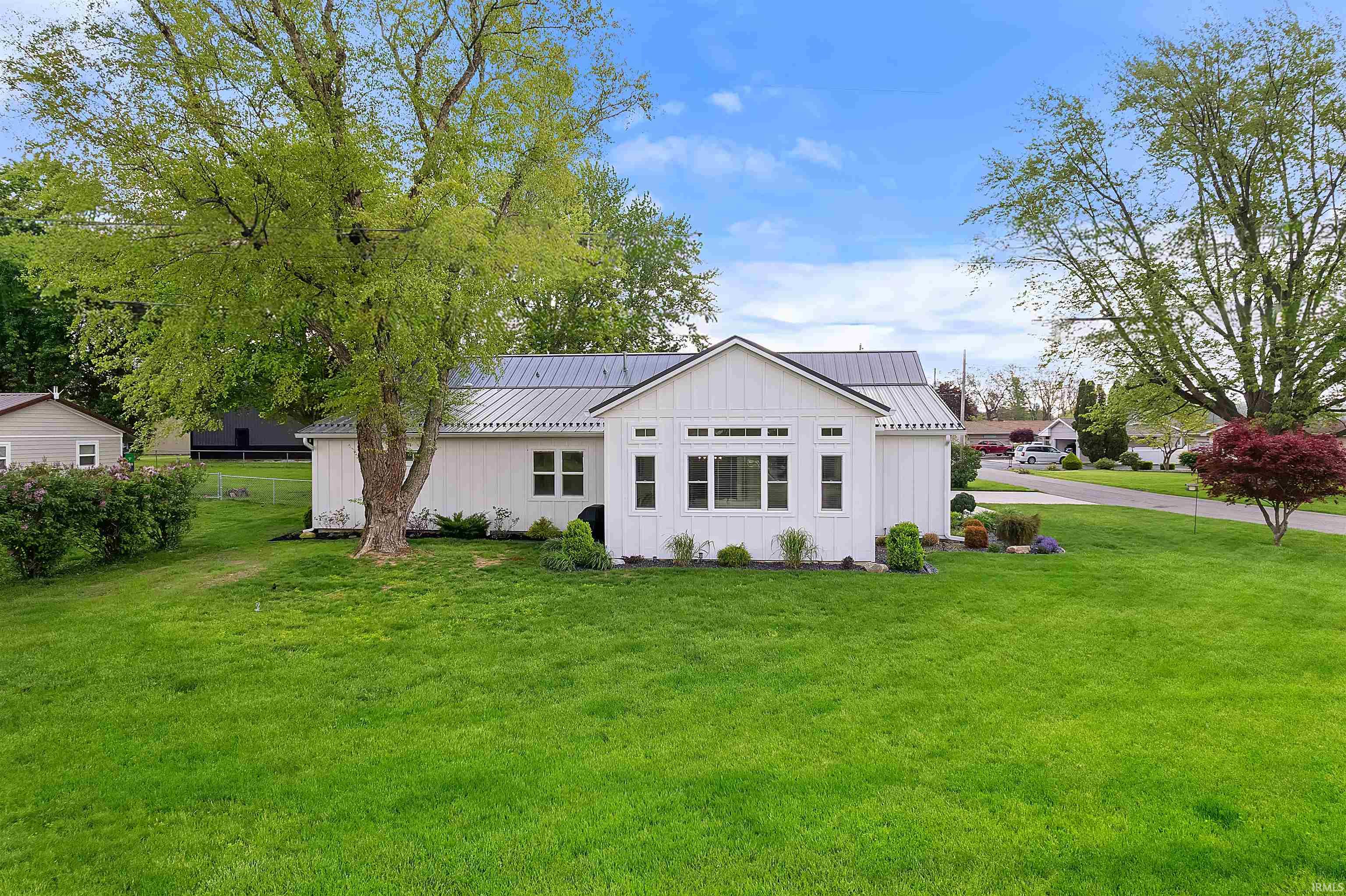 2607 Wolfs Point Drive Rochester IN 46975