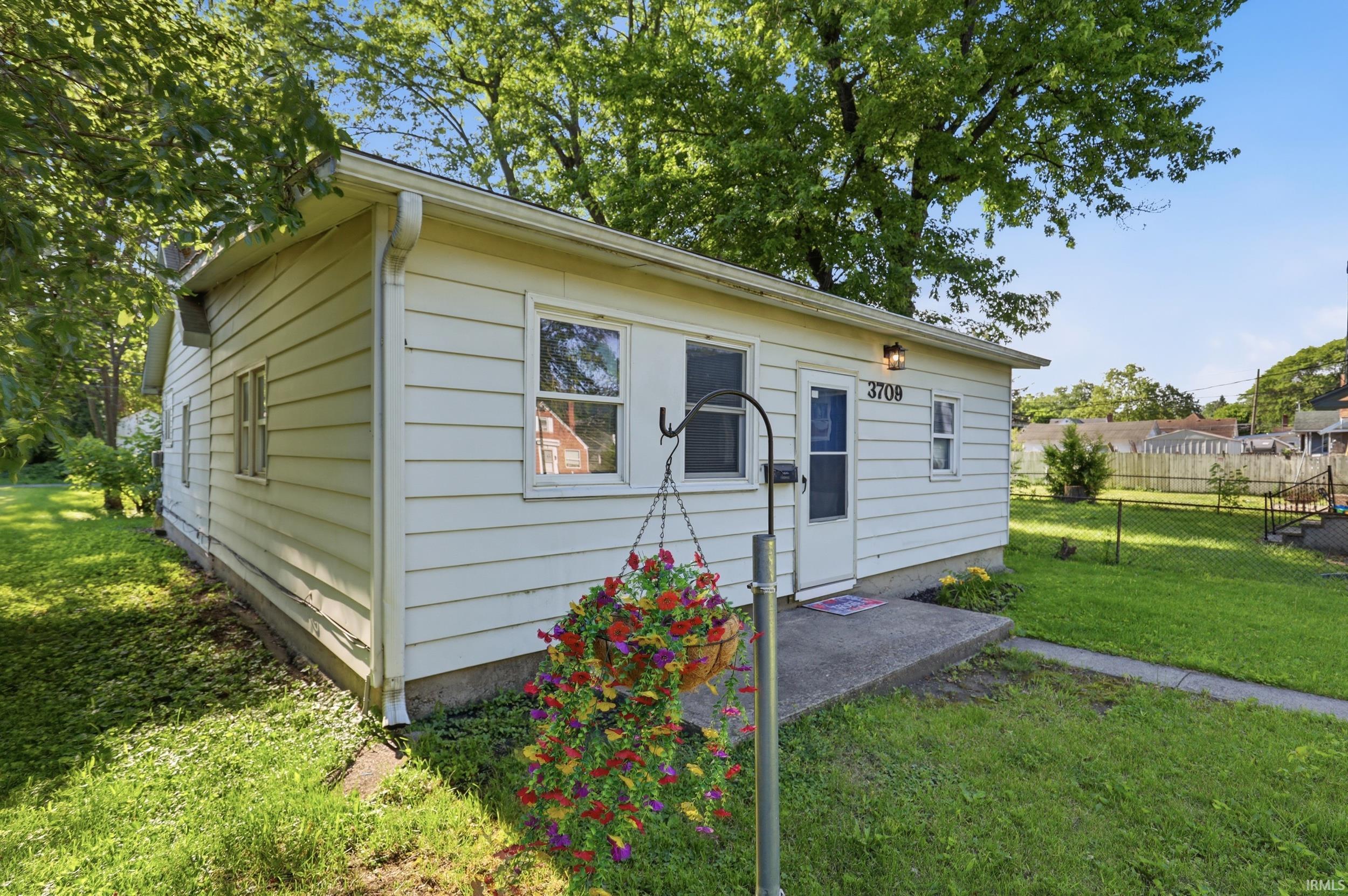 3709 South Park Drive Fort Wayne IN 46806