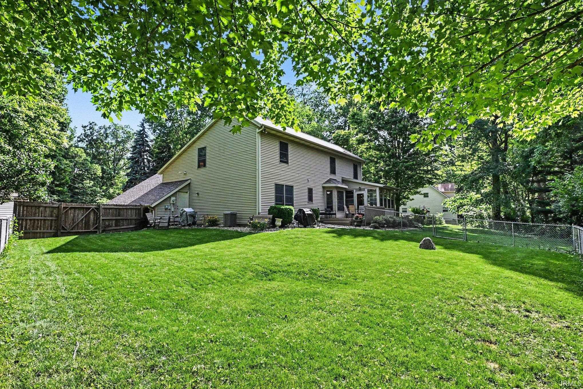 2415 W Nina Lane Warsaw IN 46580