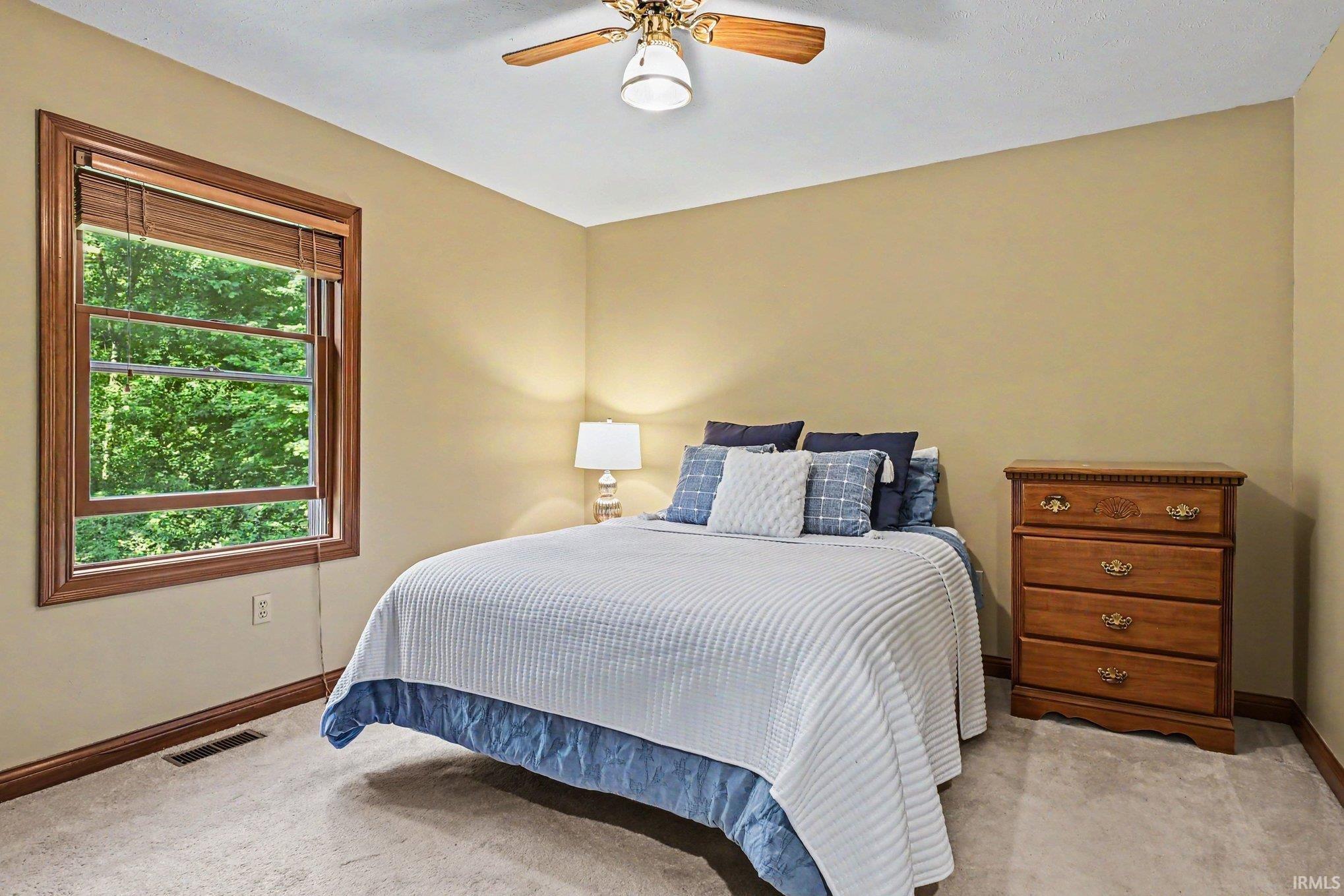 2415 W Nina Lane Warsaw IN 46580