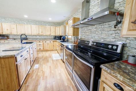 2879 E Calvertville Road Bloomfield IN 47424
