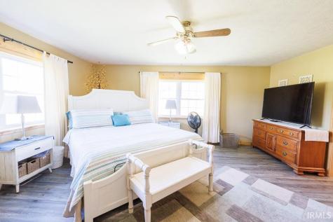 2879 E Calvertville Road Bloomfield IN 47424