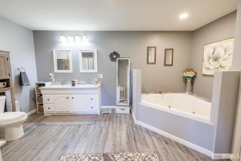 2879 E Calvertville Road Bloomfield IN 47424