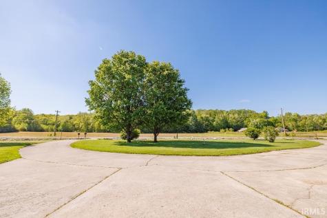2879 E Calvertville Road Bloomfield IN 47424