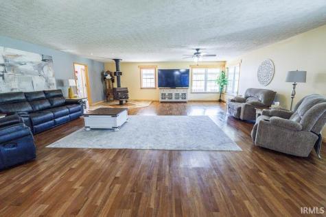 2879 E Calvertville Road Bloomfield IN 47424