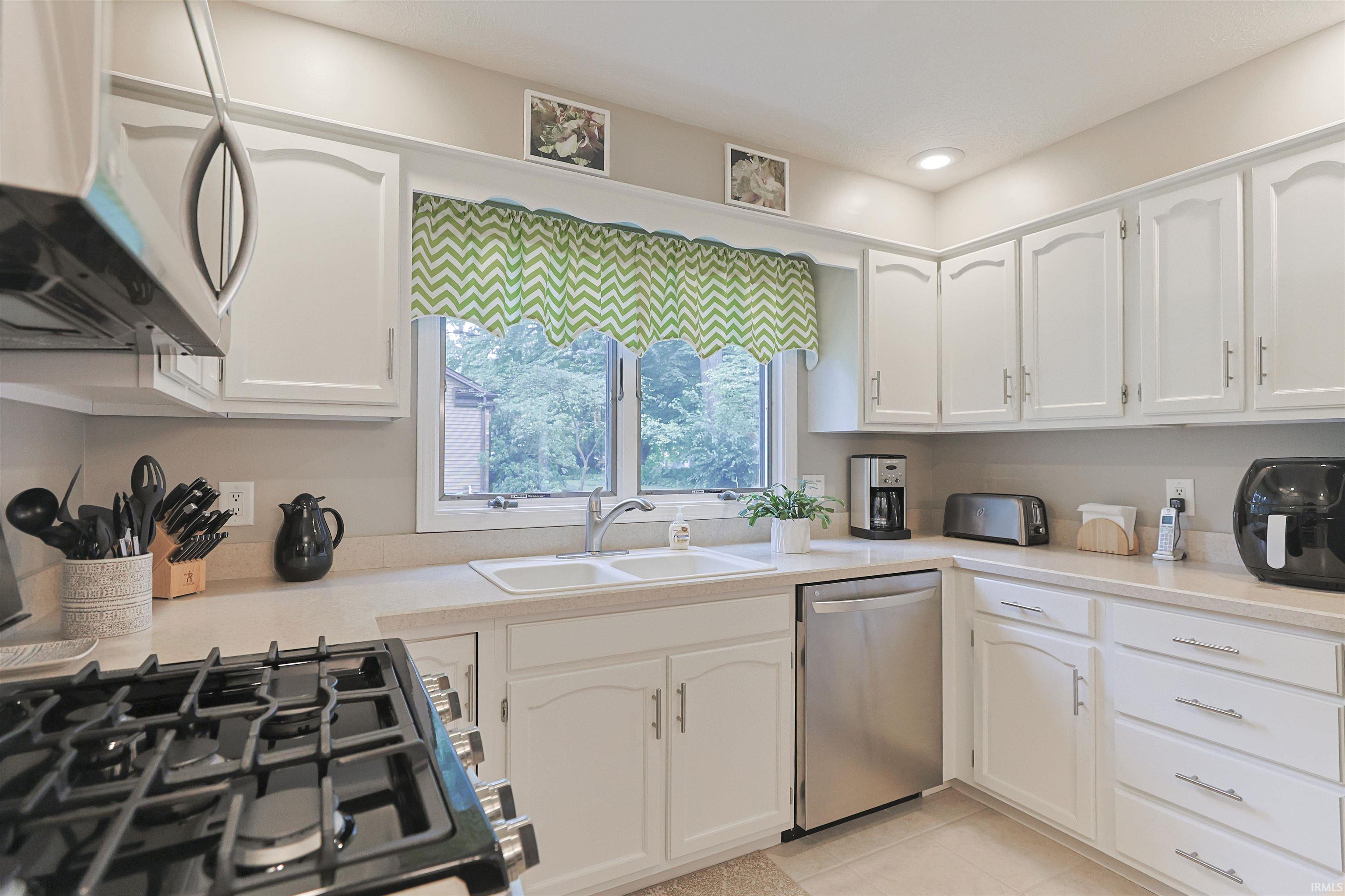 55154 Jeffery Drive Mishawaka IN 46545