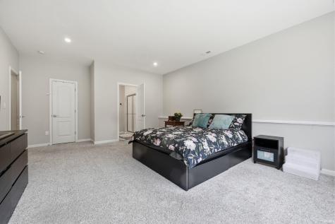 227 Oakhurst Way Westfield IN 46074