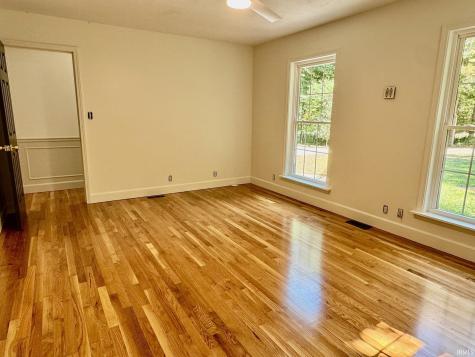 115 W The Woods Bedford IN 47421