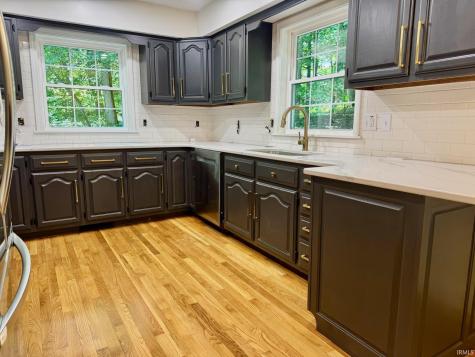 115 W The Woods Bedford IN 47421