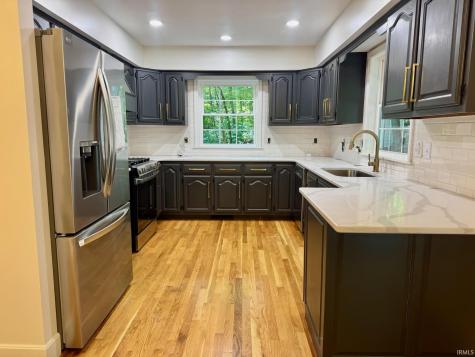 115 W The Woods Bedford IN 47421