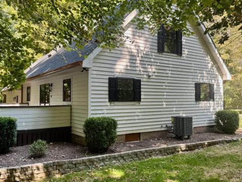 115 W The Woods Bedford IN 47421
