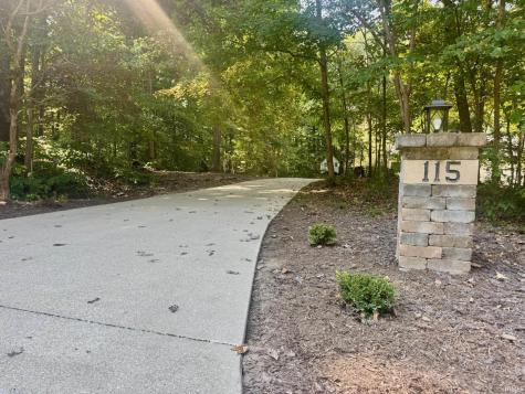 115 W The Woods Bedford IN 47421