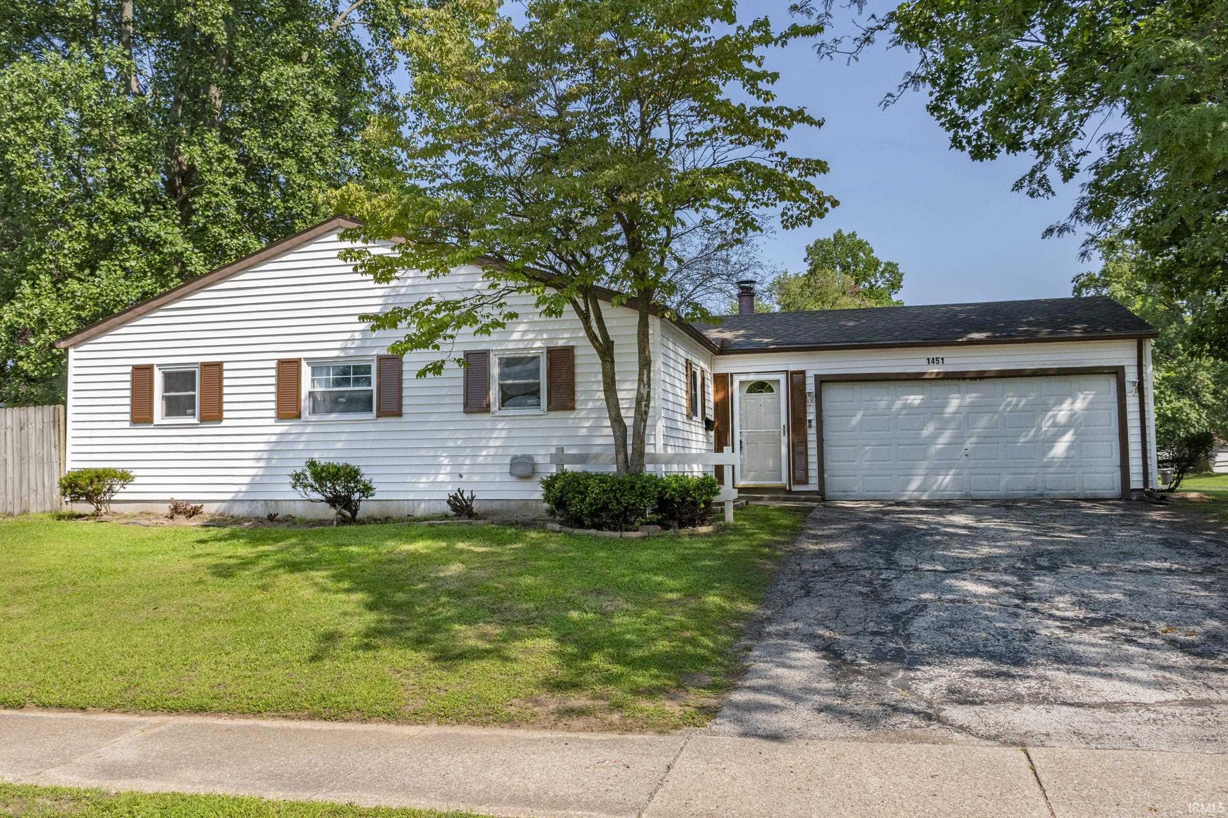 1451 Sutherland Lane South Bend IN 46614