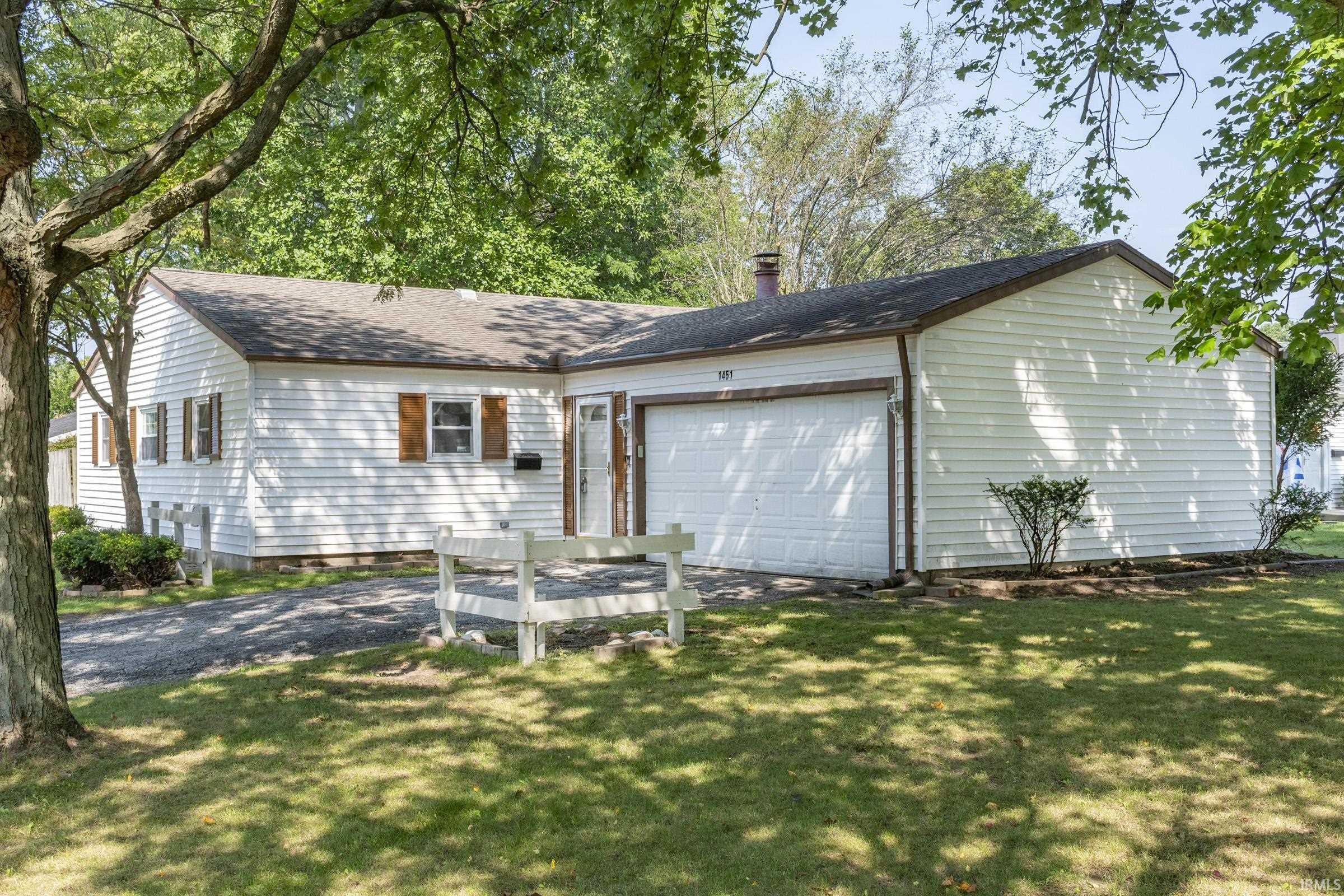 1451 Sutherland Lane South Bend IN 46614