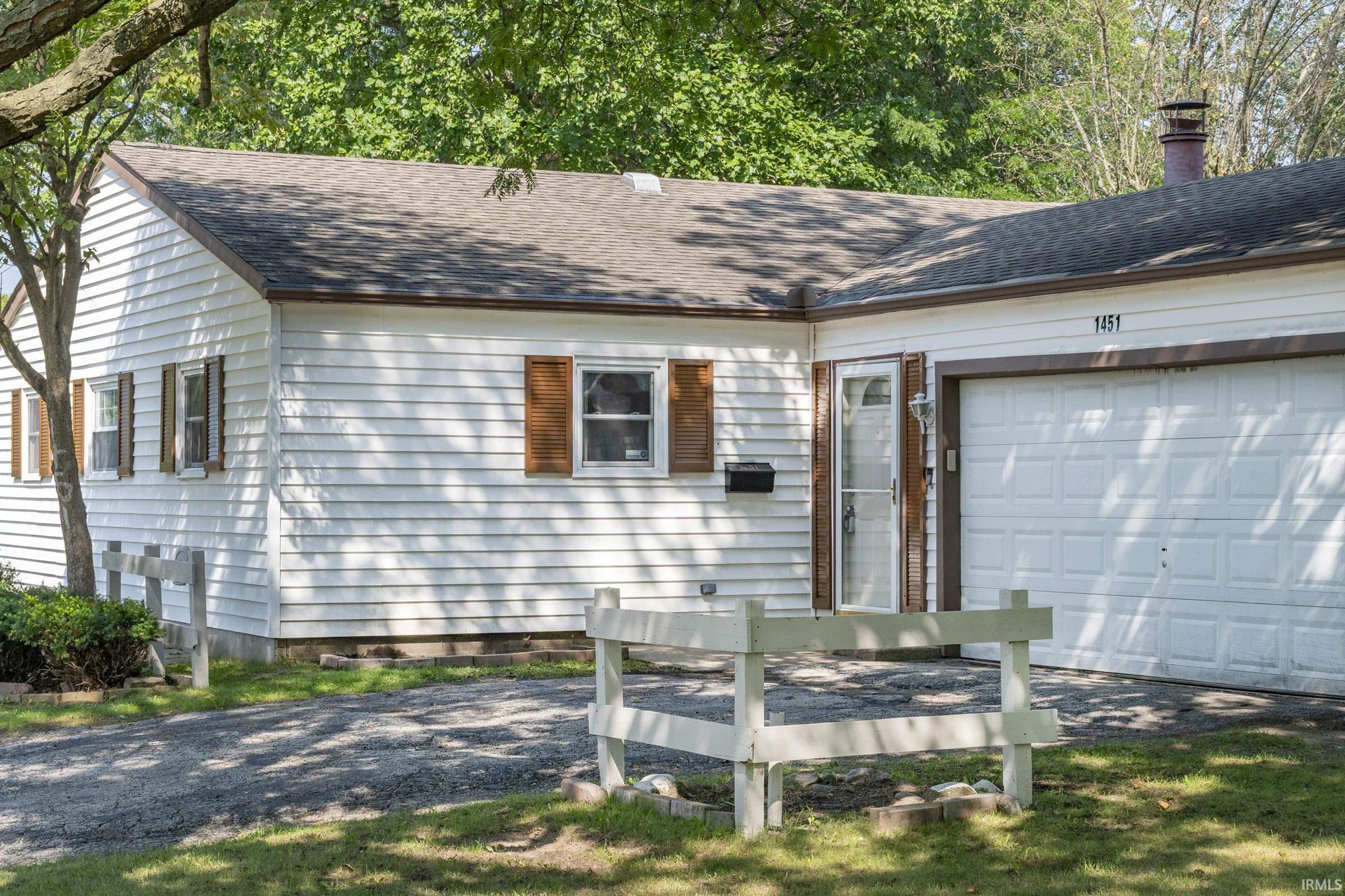 1451 Sutherland Lane South Bend IN 46614